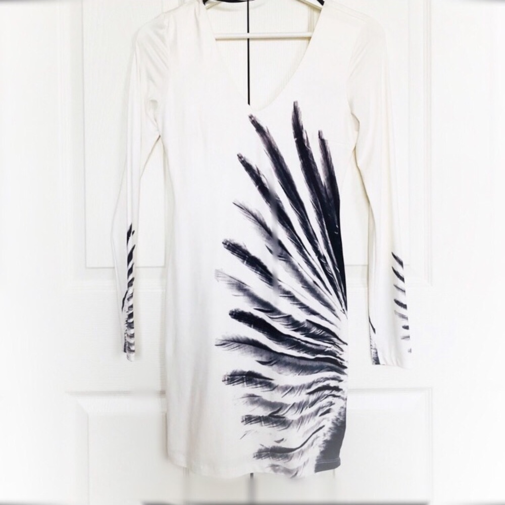 Bebe Fallen Angel Off-White Long Sleeves Dress XS